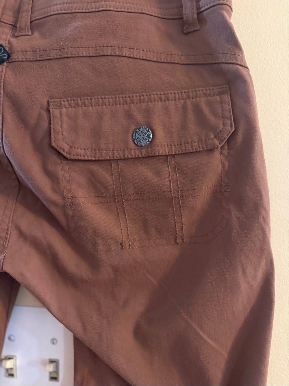 prAna Women’s Halle pants, featuring a roll-up leg design, sz 4 - Picture 7 of 11